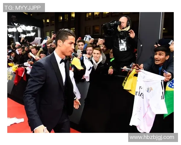 足球巨星闪耀戛纳红毯引发媒体热议时尚与运动的完美结合