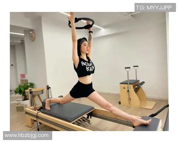 足球明星与维密天使的华丽碰撞揭秘他们背后的运动与时尚故事